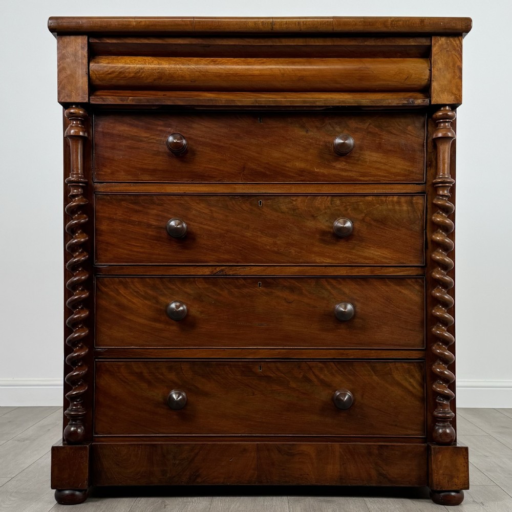 Antique 19th Century Fine Quality Chest Of Drawers In Mahogany 