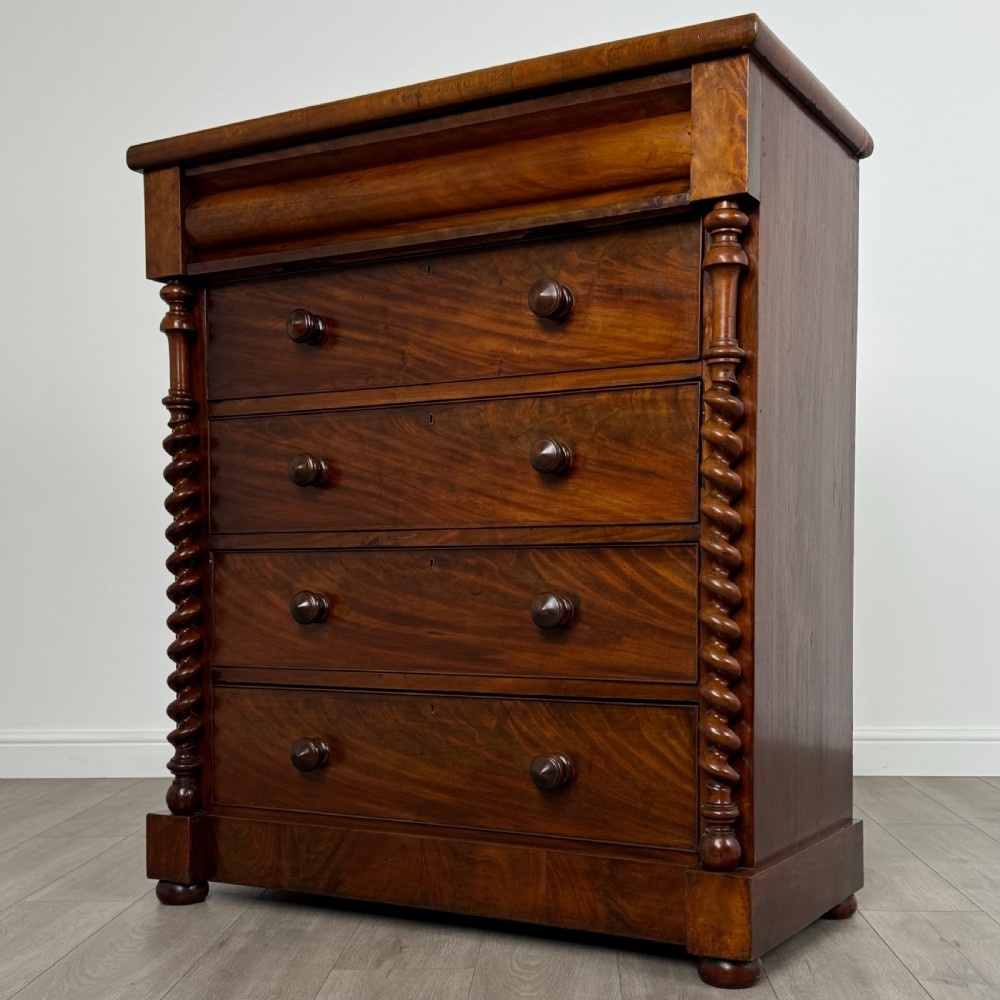Antique 19th Century Fine Quality Chest Of Drawers In Mahogany  View II