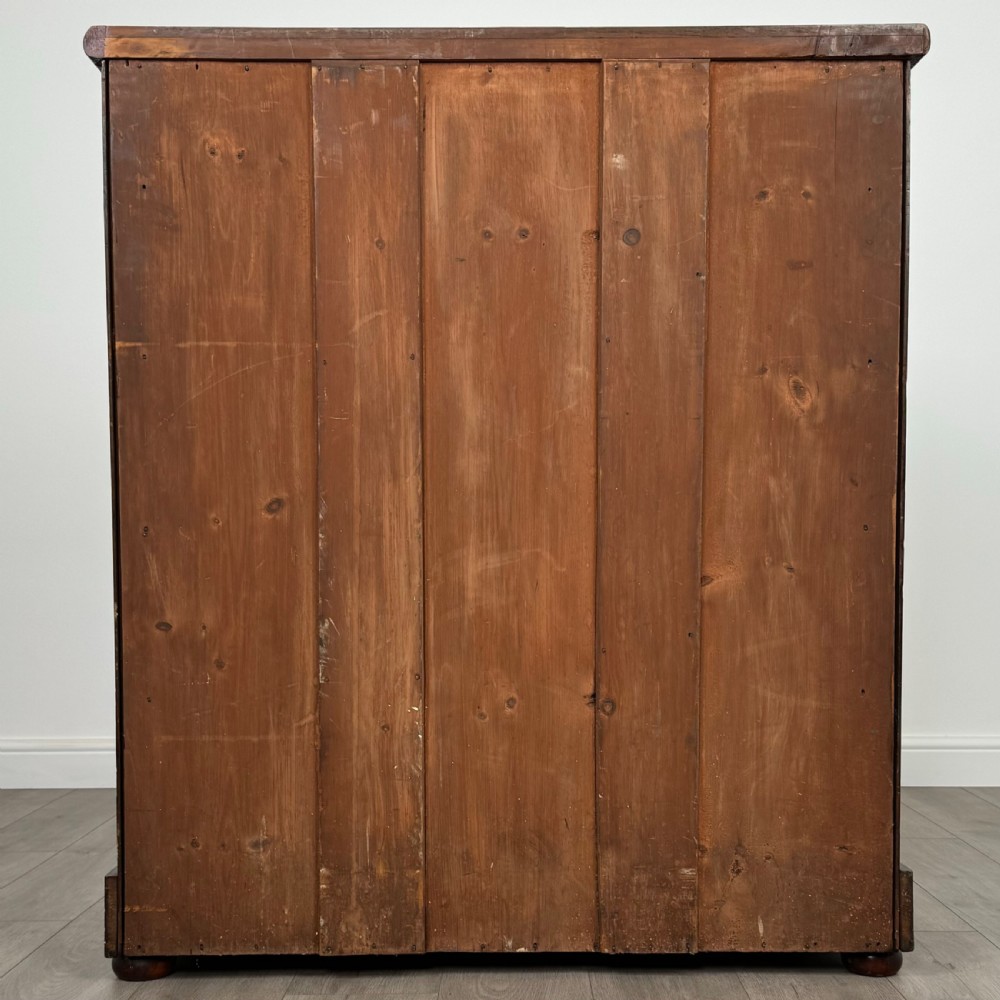 Antique 19th Century Fine Quality Chest Of Drawers In Mahogany  View V