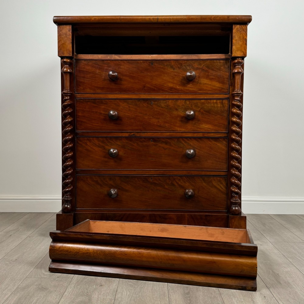 Antique 19th Century Fine Quality Chest Of Drawers In Mahogany  View XIII