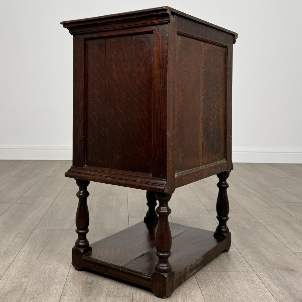 Antique 18th Century Fine Quality Small Oak Cupboard  View V