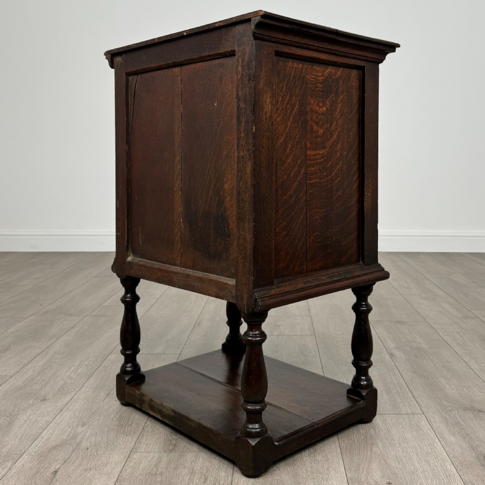 Antique 18th Century Fine Quality Small Oak Cupboard  View VII