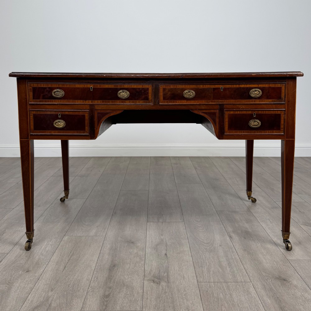Antique 19th Century Fine Quality Writing Table In Mahogany 