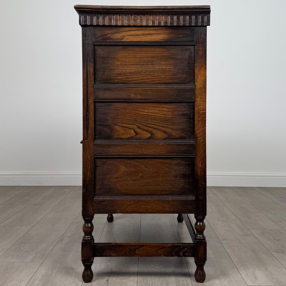 Antique 20th Century Good Quality Fitted Cupboard In Oak  View V