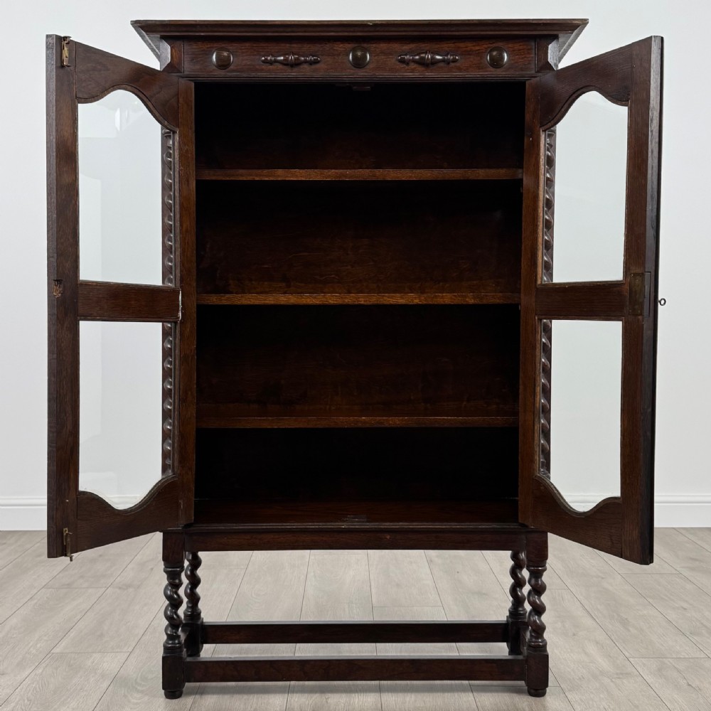 Antique 19th Century Fine Quality Display Cabinet In Oak  View III