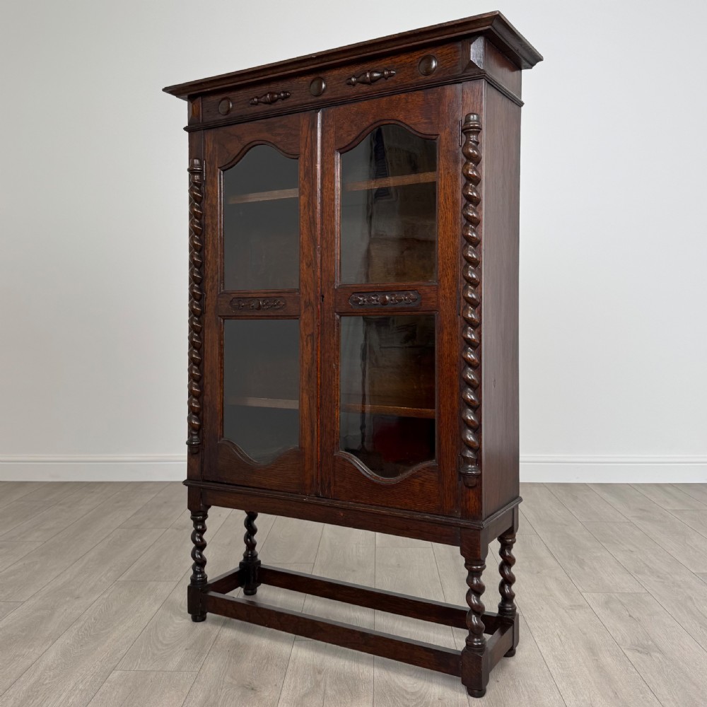 Antique 19th Century Fine Quality Display Cabinet In Oak  View V