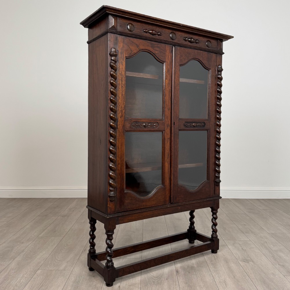 Antique 19th Century Fine Quality Display Cabinet In Oak  View XI