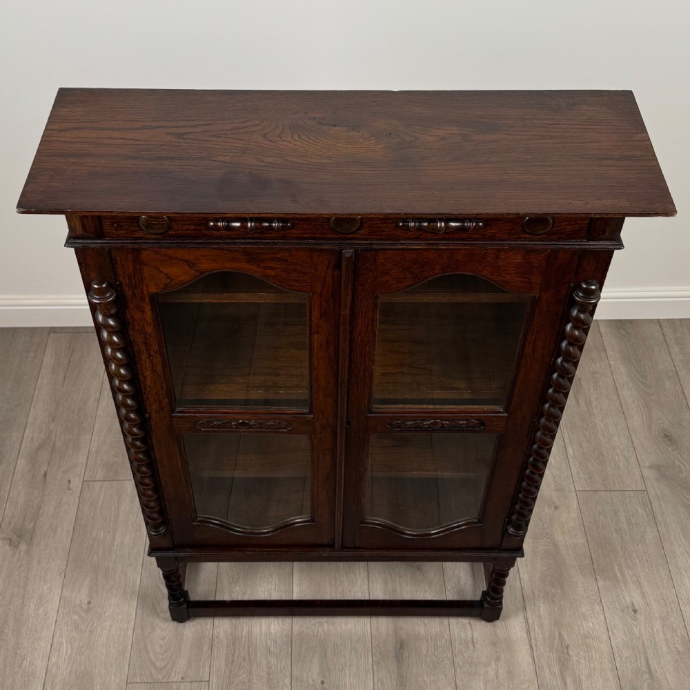 Antique 19th Century Fine Quality Display Cabinet In Oak  View XII