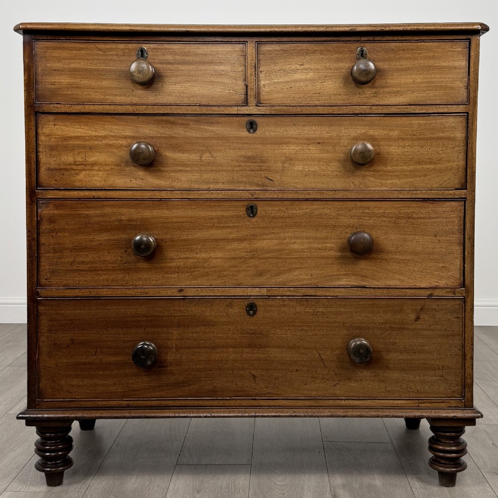 Antique 19th Century Chest Of Drawers In Mahogany 