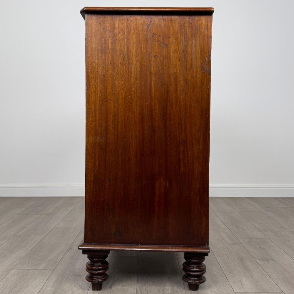 Antique 19th Century Chest Of Drawers In Mahogany  View III