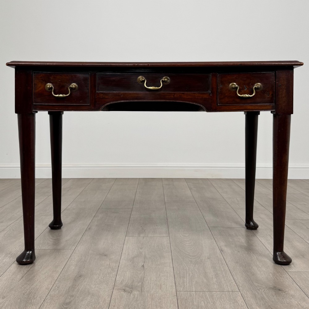 Antique 18th Century Quality Writing Table In Mahogany 