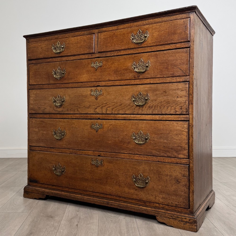 Antique 18th Century Chest Of Drawers In Oak  View II