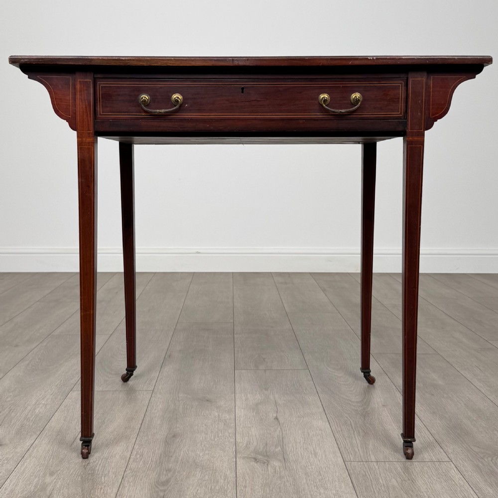 Antique 19th Century Small Inlaid Writing Table In Mahogany 
