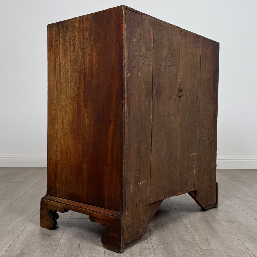 Antique 18th Century Fine Quality Chest Of Drawers In Mahogany  View IV