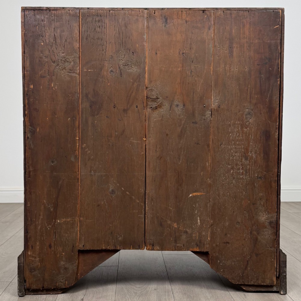 Antique 18th Century Fine Quality Chest Of Drawers In Mahogany  View V