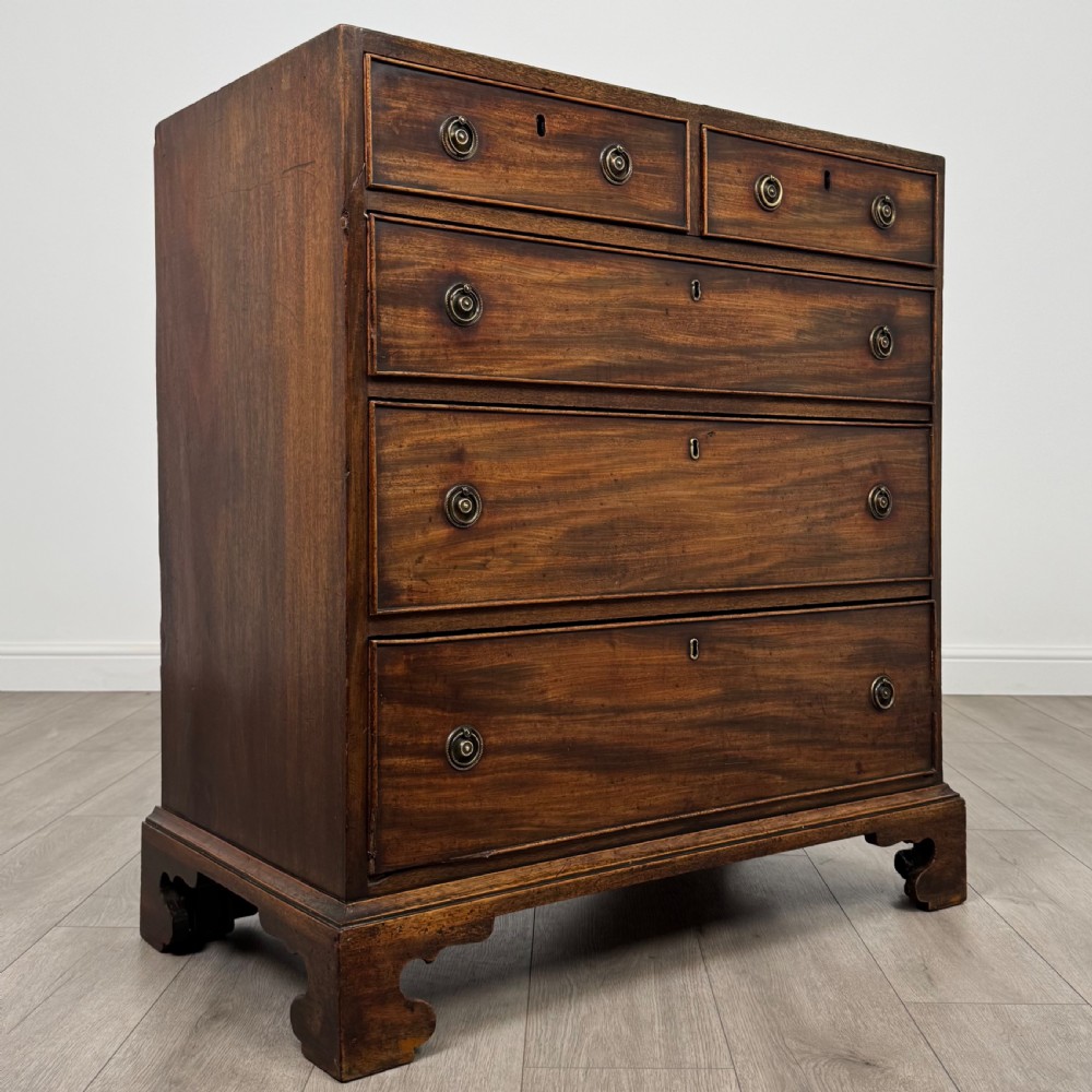 Antique 18th Century Fine Quality Chest Of Drawers In Mahogany  View VIII