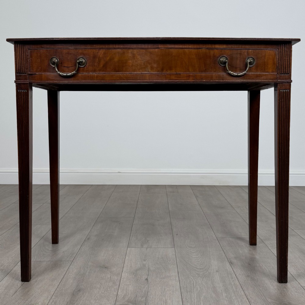  Antique 19th Century Bow Front Writing Table In Mahogany 