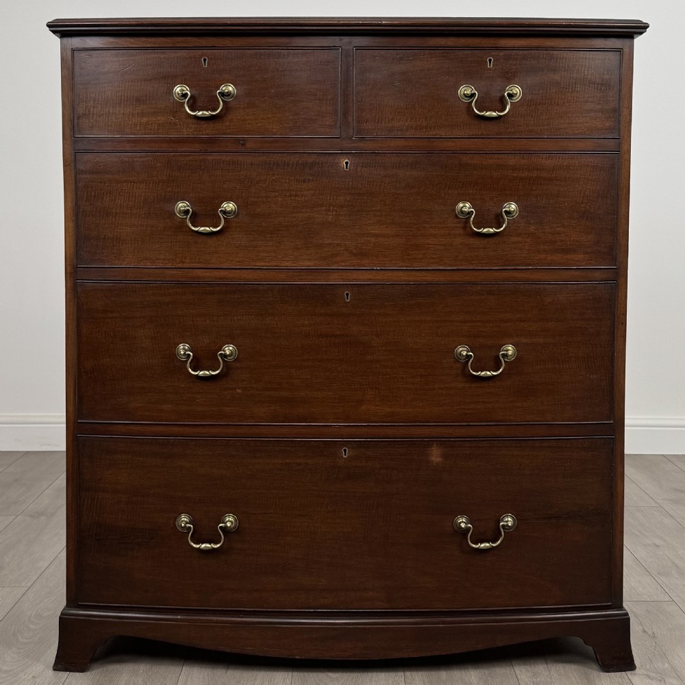 Antique 19th Century Bow Front Chest Of Drawers In Mahogany 