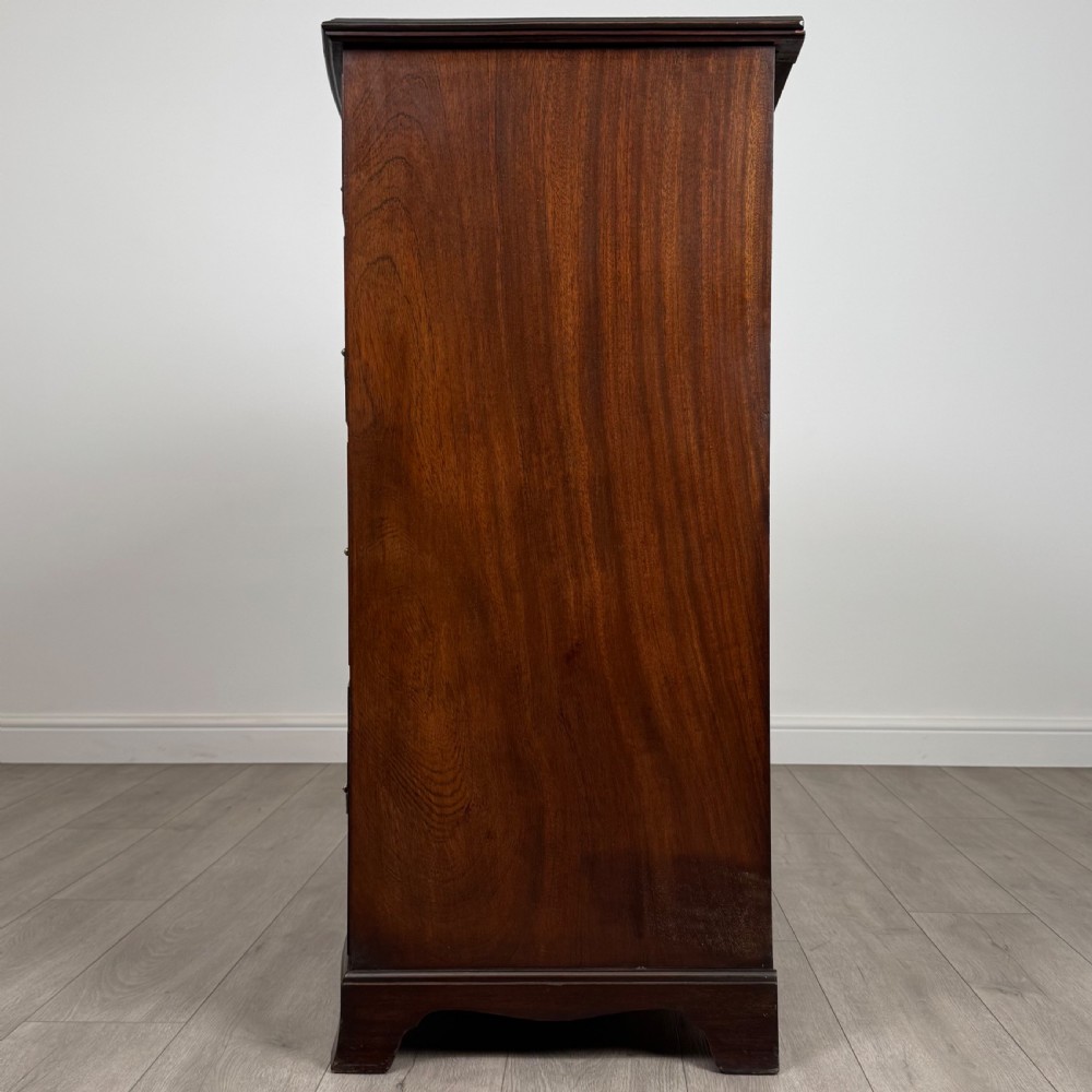 Antique 19th Century Bow Front Chest Of Drawers In Mahogany  View III