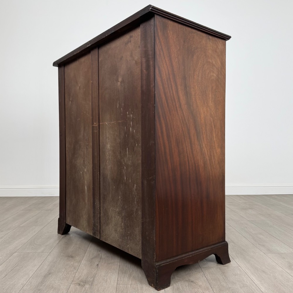 Antique 19th Century Bow Front Chest Of Drawers In Mahogany  View VI