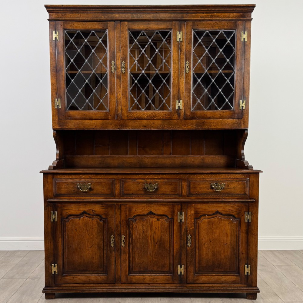 Antique 20th Century Fine Quality Oak Dresser View II
