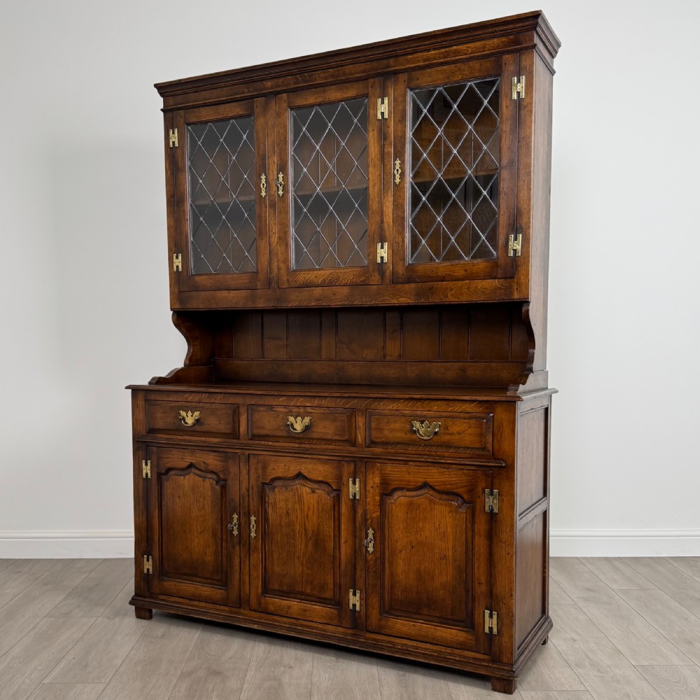Antique 20th Century Fine Quality Oak Dresser View IV