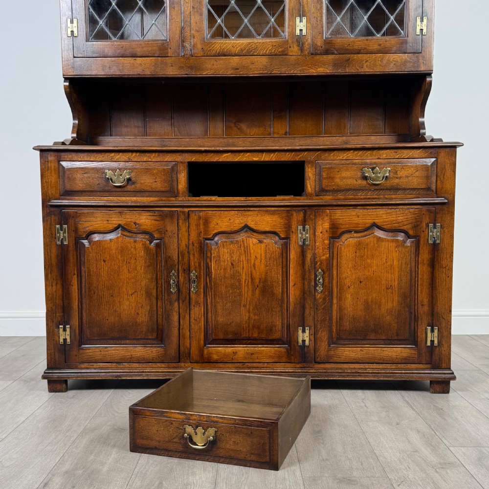 Antique 20th Century Fine Quality Oak Dresser View XII