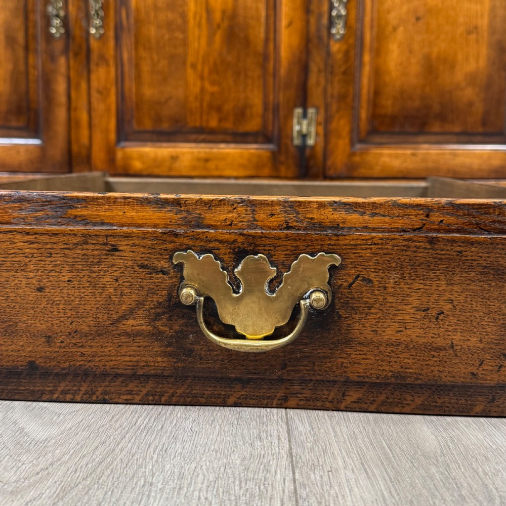 Antique 20th Century Fine Quality Oak Dresser View XIII
