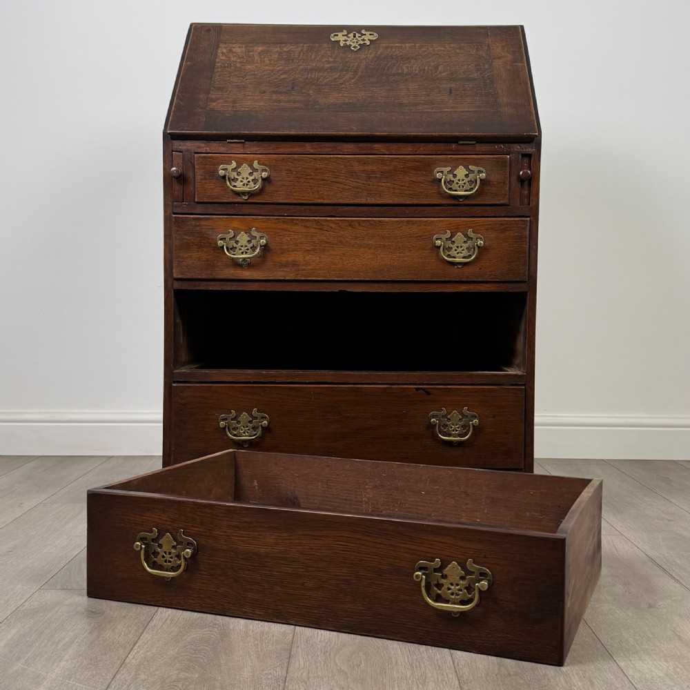  Antique 19th Century Good Quality Small Oak Bureau View XII