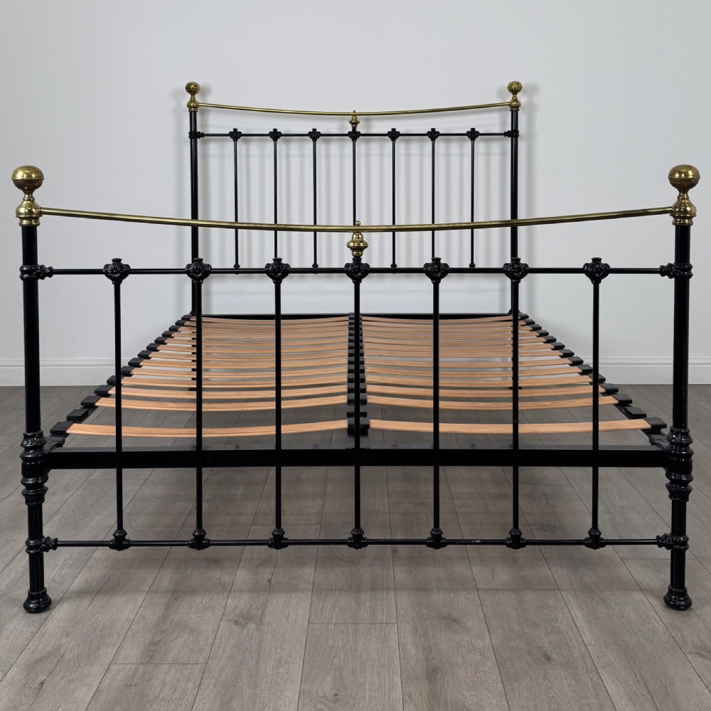 Vintage 20th Century Brass And Iron King Size Bed  View IV