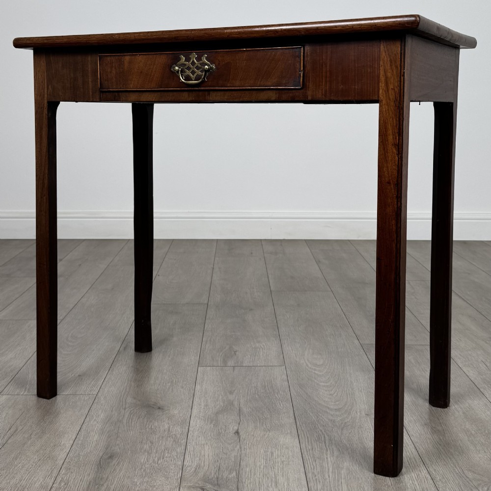 Antique 18th Century Good Quality Writing Table In Mahogany  View II