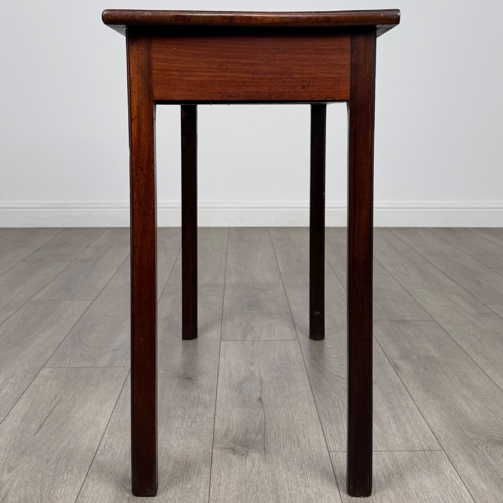 Antique 18th Century Good Quality Writing Table In Mahogany  View III