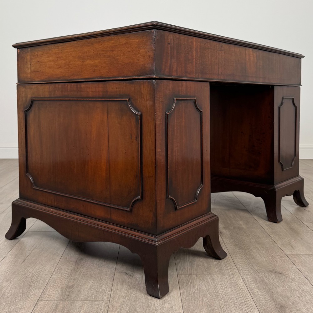  Antique 19th Century Fine Quality Pedestal Desk In Mahogany  View IV
