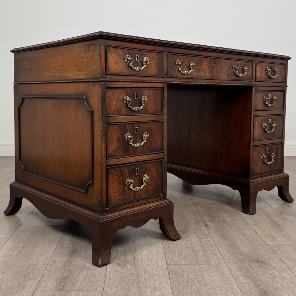  Antique 19th Century Fine Quality Pedestal Desk In Mahogany  View IX