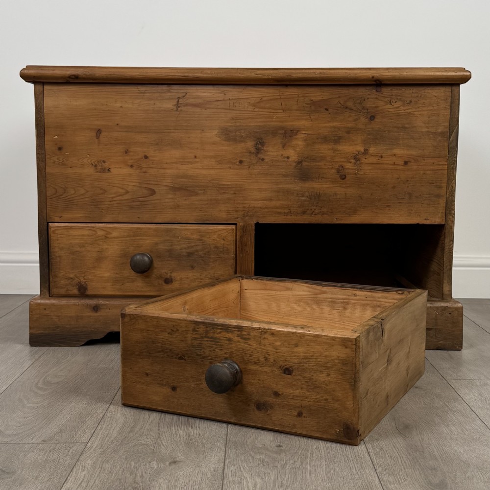  Antique 19th Century Small Mule Chest In Pine  View XI