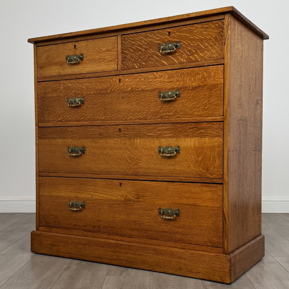  Antique 20th Century Fine Quality Chest Of Drawers In Oak View II