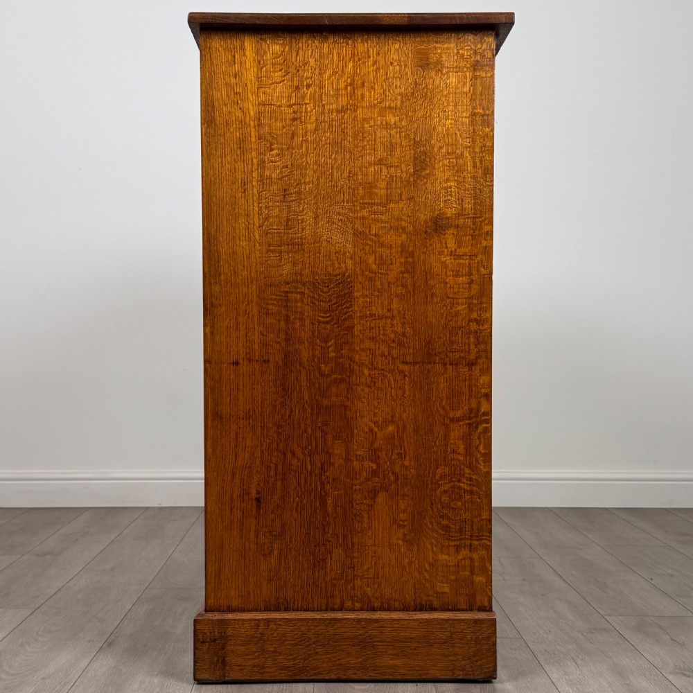  Antique 20th Century Fine Quality Chest Of Drawers In Oak View III