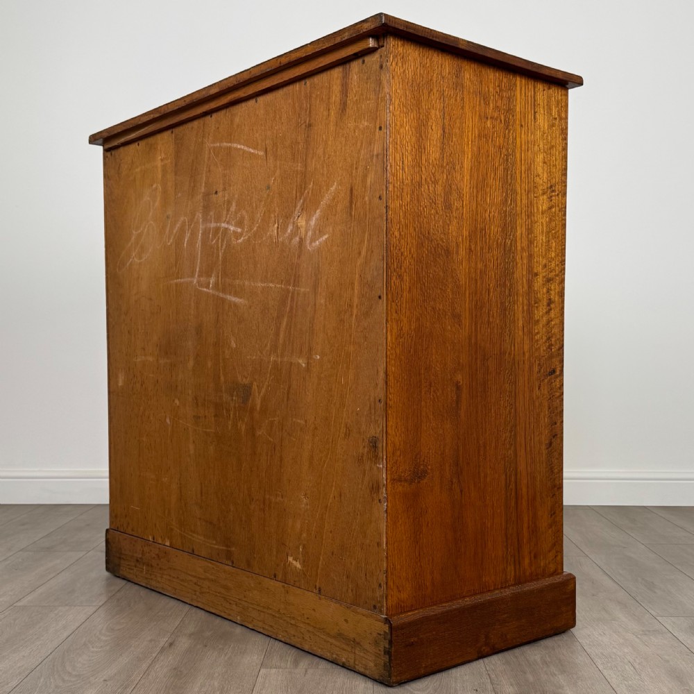  Antique 20th Century Fine Quality Chest Of Drawers In Oak View VI