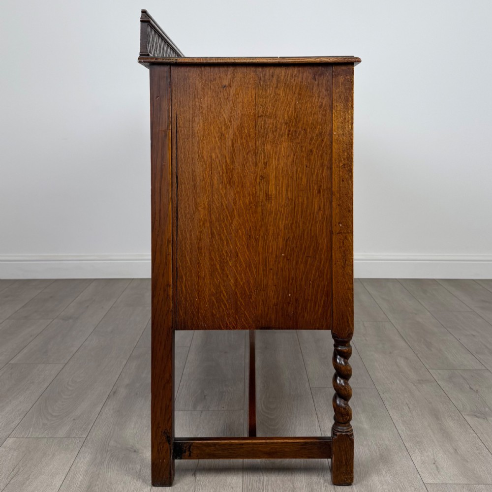 Antique 20th Century Good Quality Oak Sideboard  View VIII