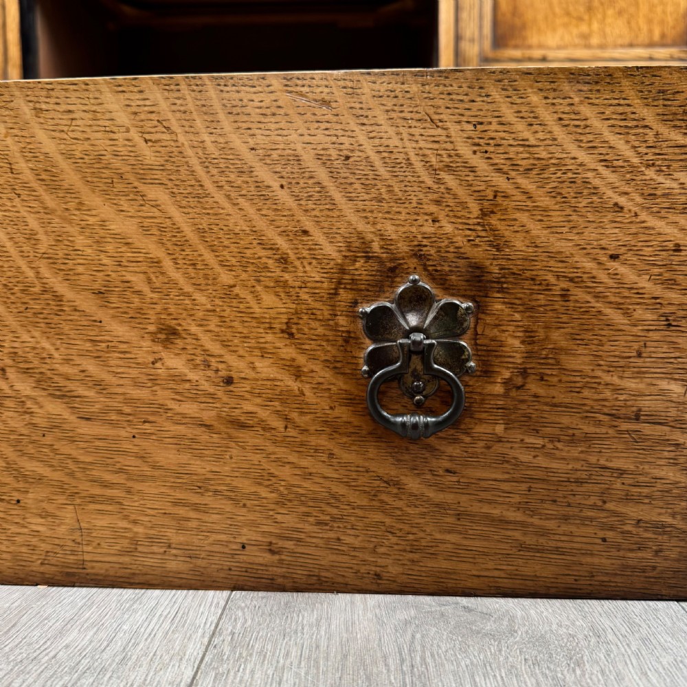 Antique 20th Century Good Quality Oak Sideboard  View XII