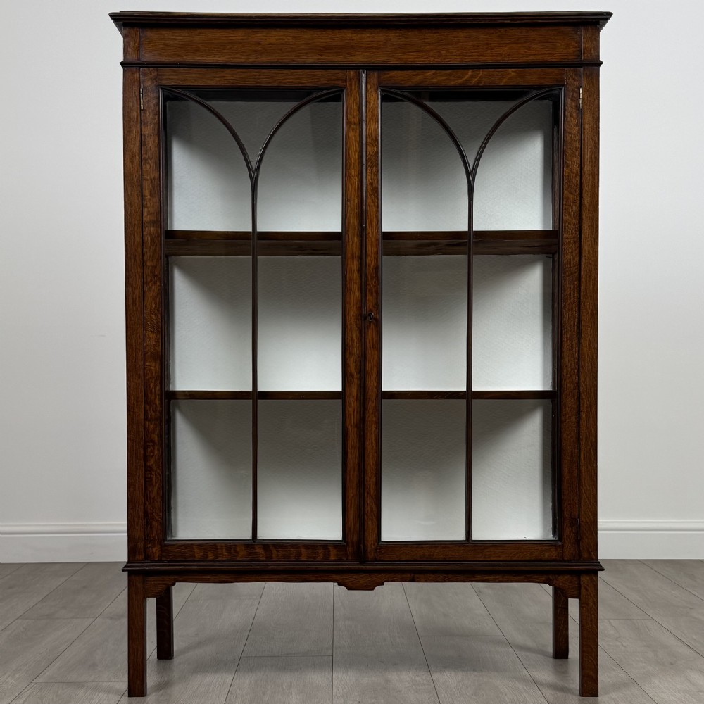 Antique 20th Century Good Quality Display Cabinet In Oak View II