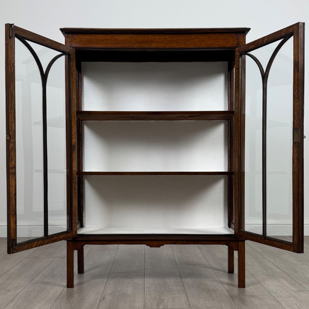 Antique 20th Century Good Quality Display Cabinet In Oak View III