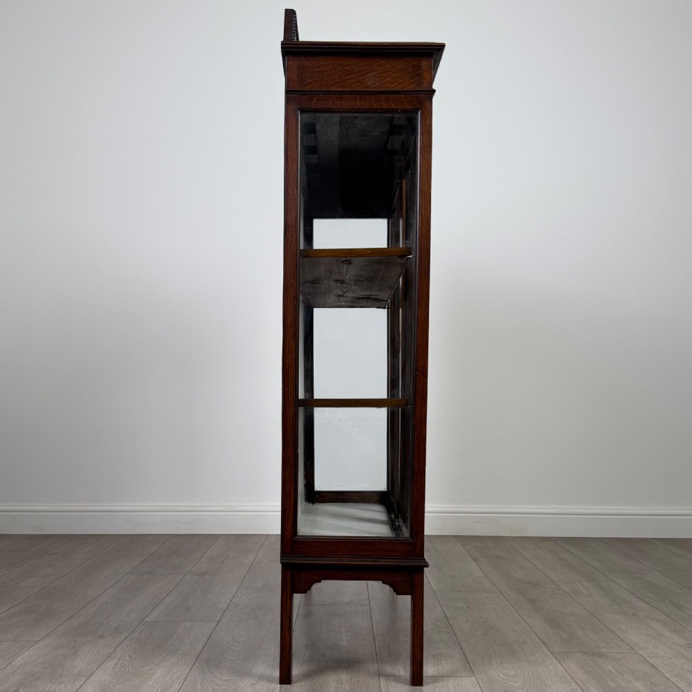 Antique 20th Century Good Quality Display Cabinet In Oak View IX