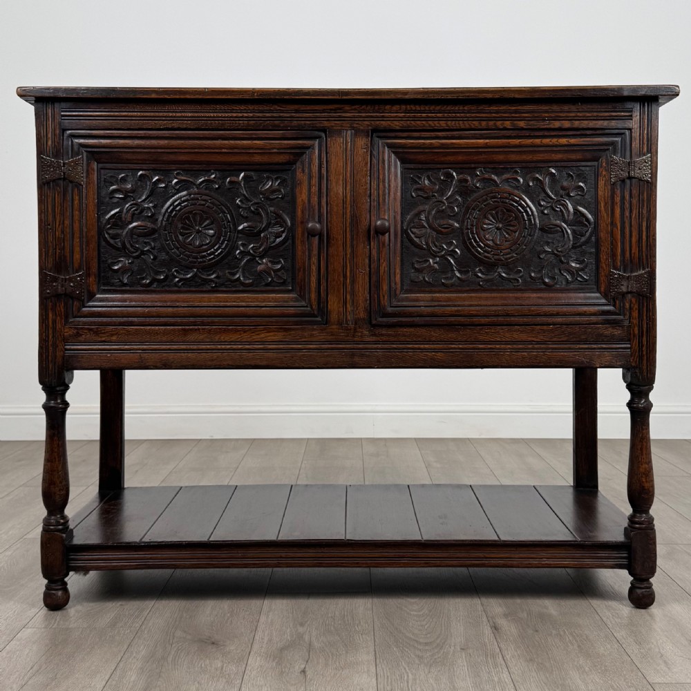 Antique 18th Century Good Quality Carved Oak Cupboard 