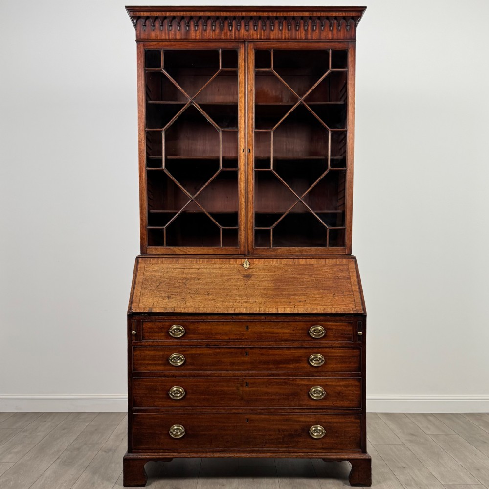  Antique 18th Century Fine Quality Bureau Bookcase In Mahogany  View II