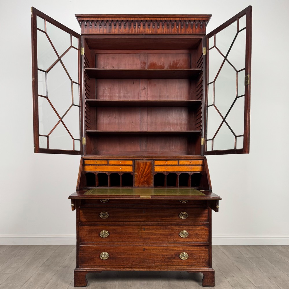  Antique 18th Century Fine Quality Bureau Bookcase In Mahogany  View III