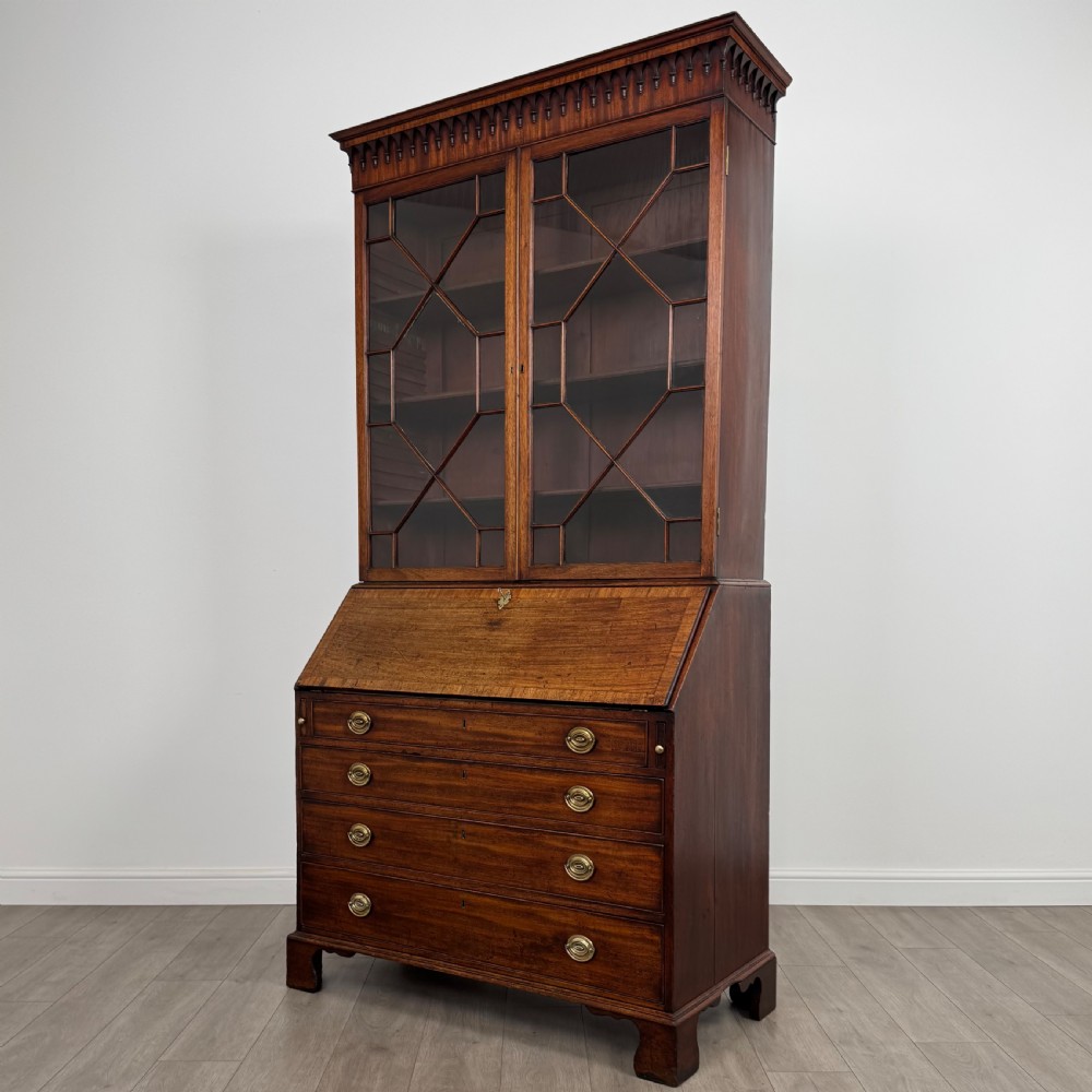  Antique 18th Century Fine Quality Bureau Bookcase In Mahogany  View IV