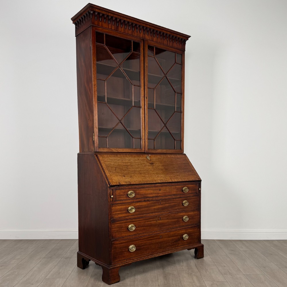  Antique 18th Century Fine Quality Bureau Bookcase In Mahogany  View X