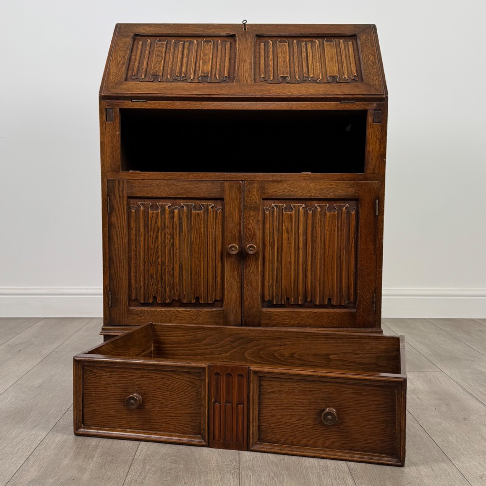  Antique 20th Century Linenfold Bureau In Oak View XII