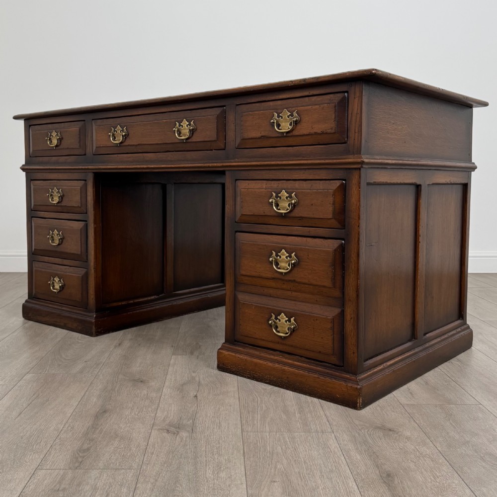 Antique 20th Century Good Quality Pedestal Desk In Oak  View II